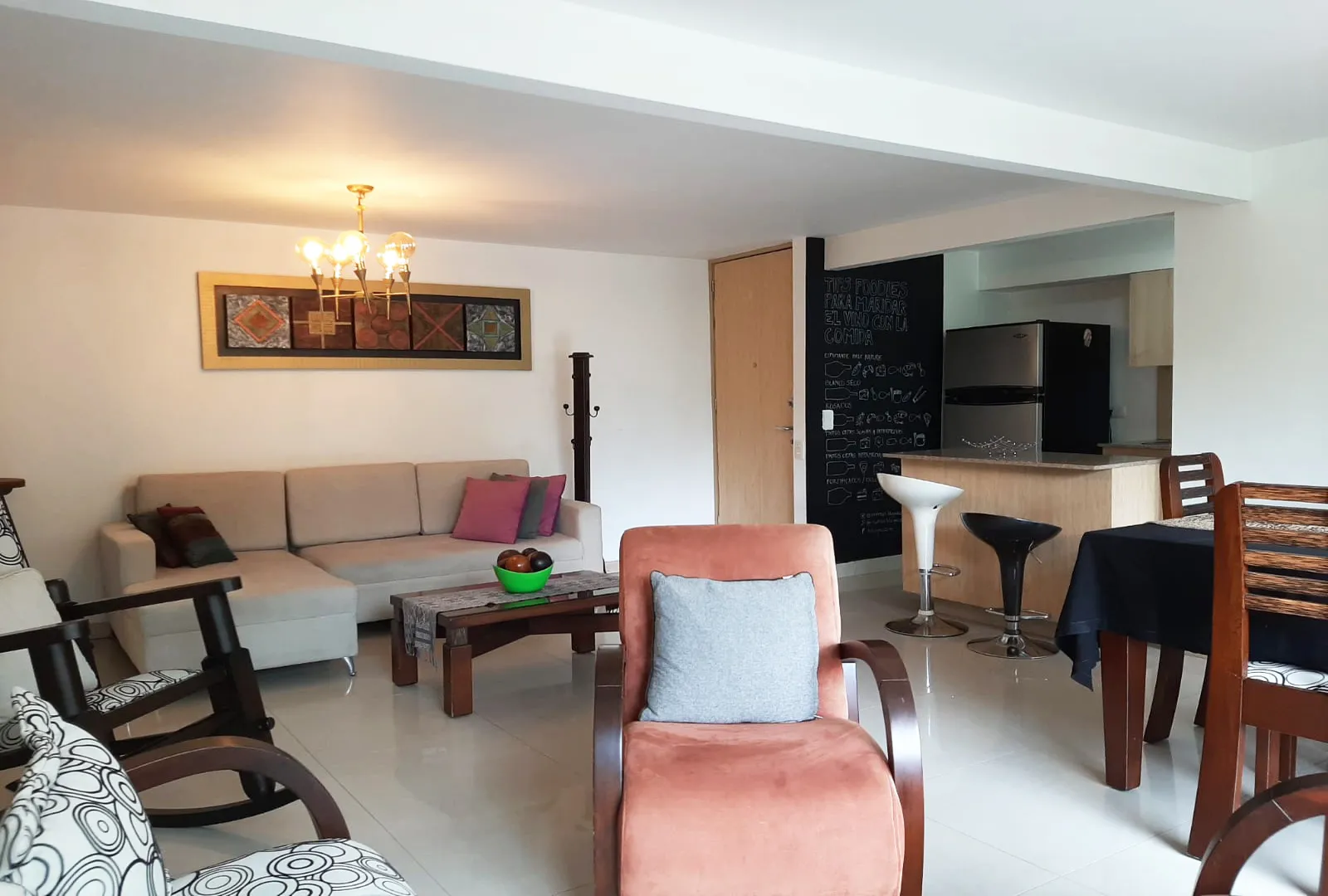 Apartamento en arriendo en Cumbres, Envigado · foto 3 de 19