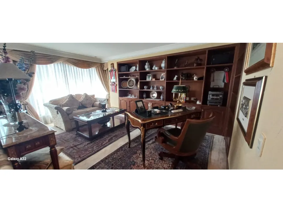 Apartamento en venta en La Carolina, Bogotá · foto 3 de 17