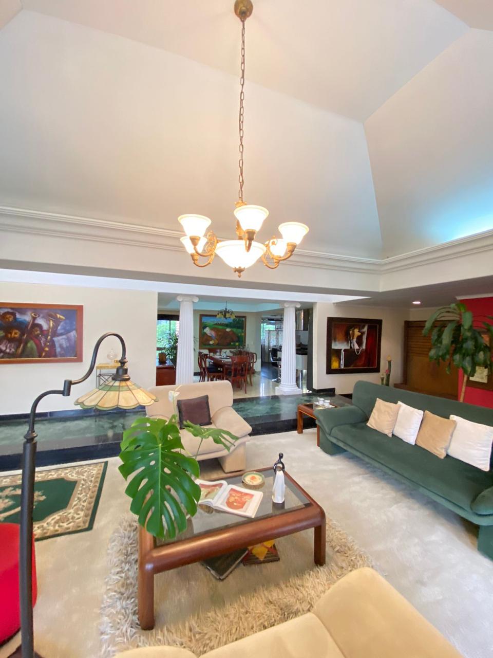 Apartamento en venta en El Poblado, Medellín · foto 2 de 14