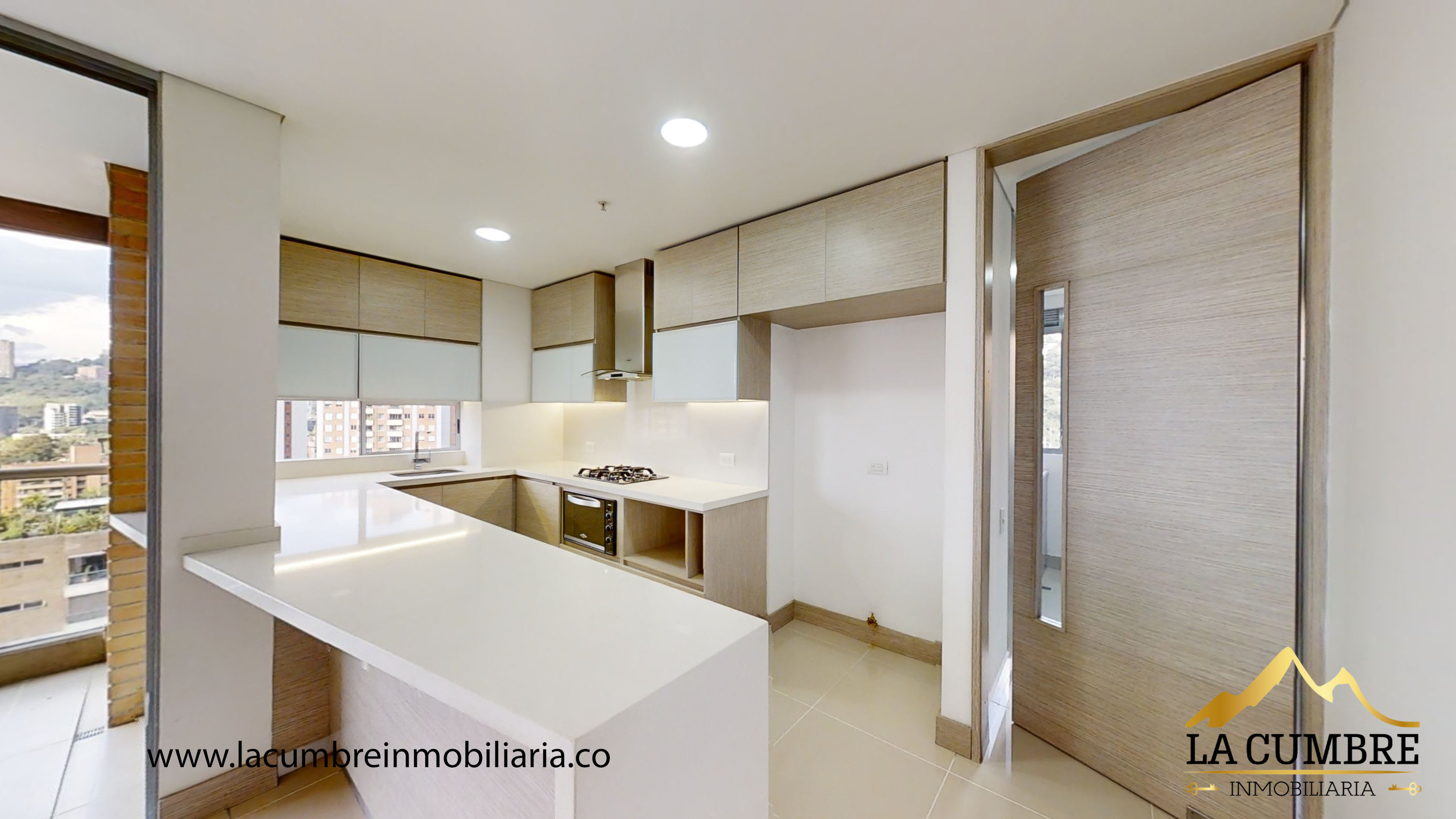 Apartamento en arriendo en El Poblado, Medellín · foto 3 de 14