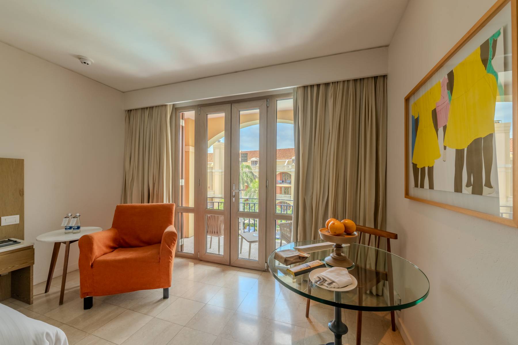 superior-room-king-pool-view