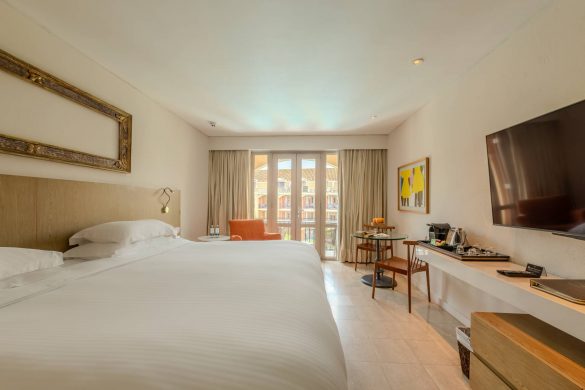 quarto-superior-king-vista-piscina