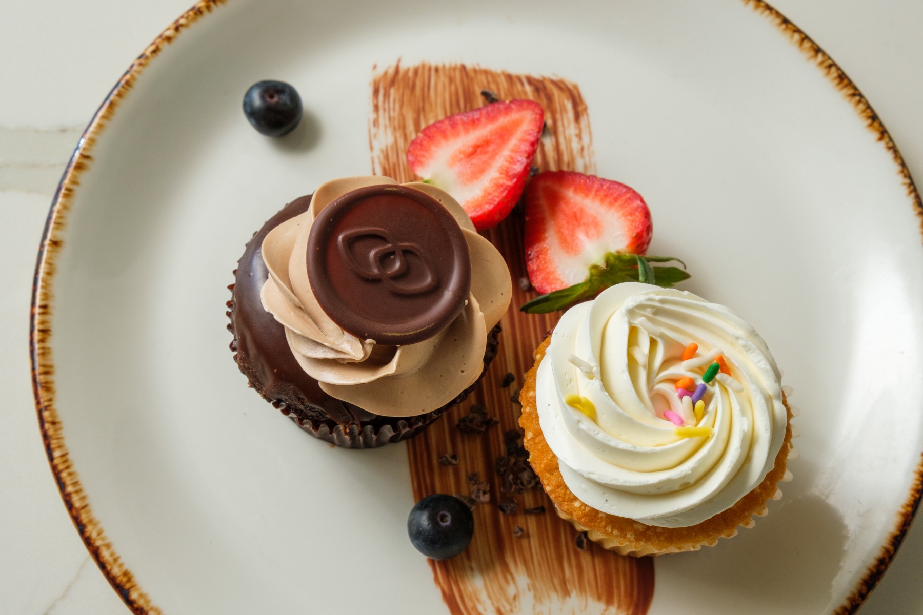 Photo of the hotel Sofitel Chicago Magnificent Mile: 2026 04 21 sofitel amenity cupcakes 0034