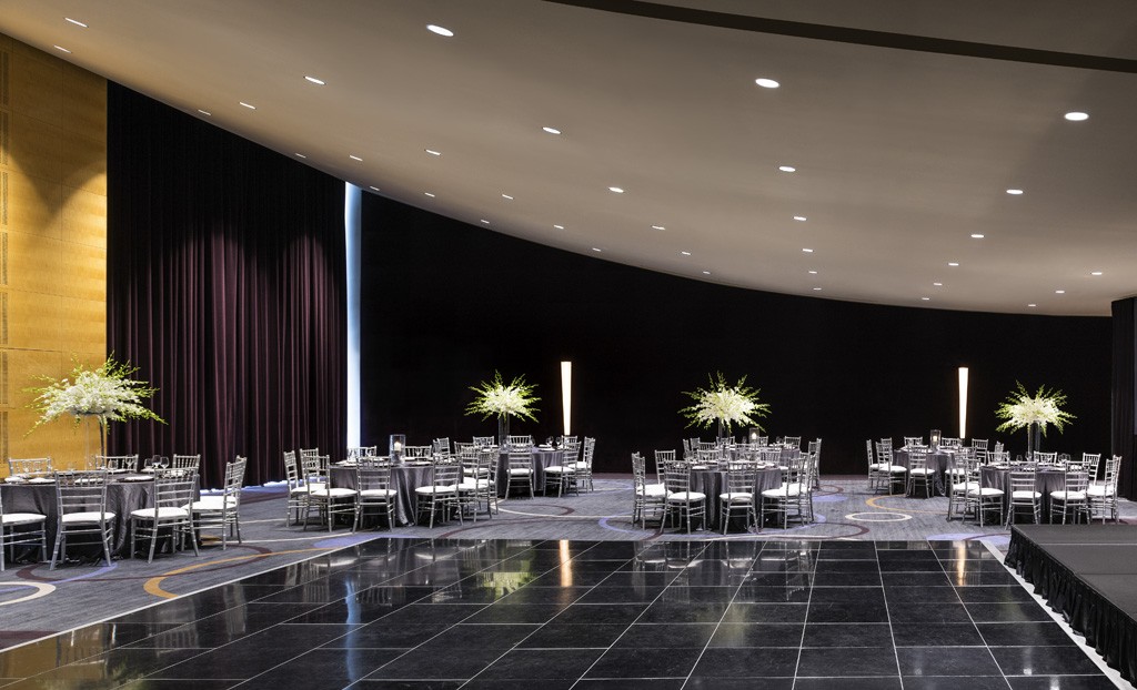 Photo of the hotel Sofitel Chicago Magnificent Mile: Paris ballroom full rounds formal airwall open curtain closed