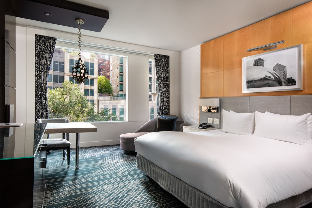 Photo of the hotel Sofitel Chicago Magnificent Mile: 2025 08 18 sofitel space interior classic king 43511 1