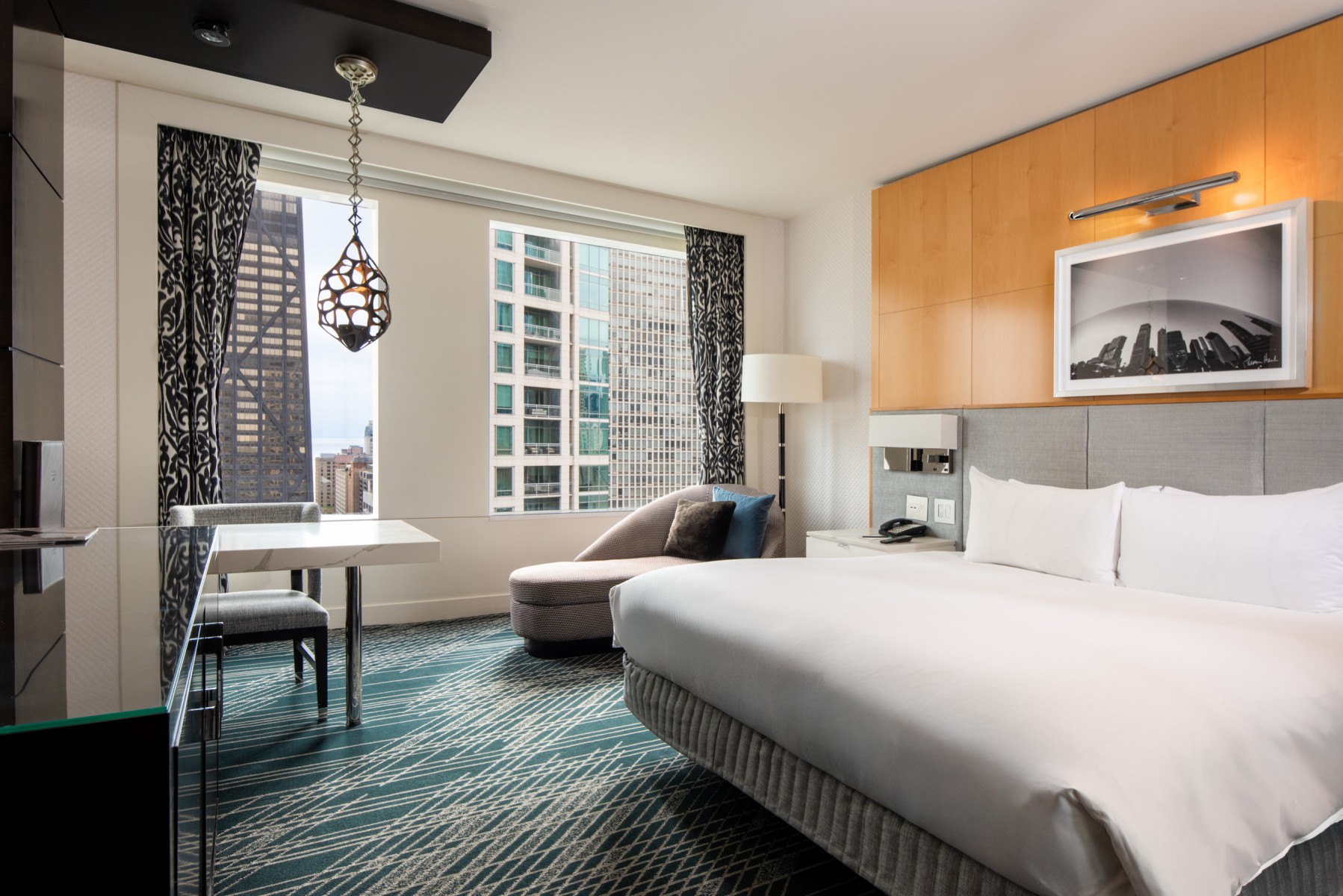 LUXURY ROOM