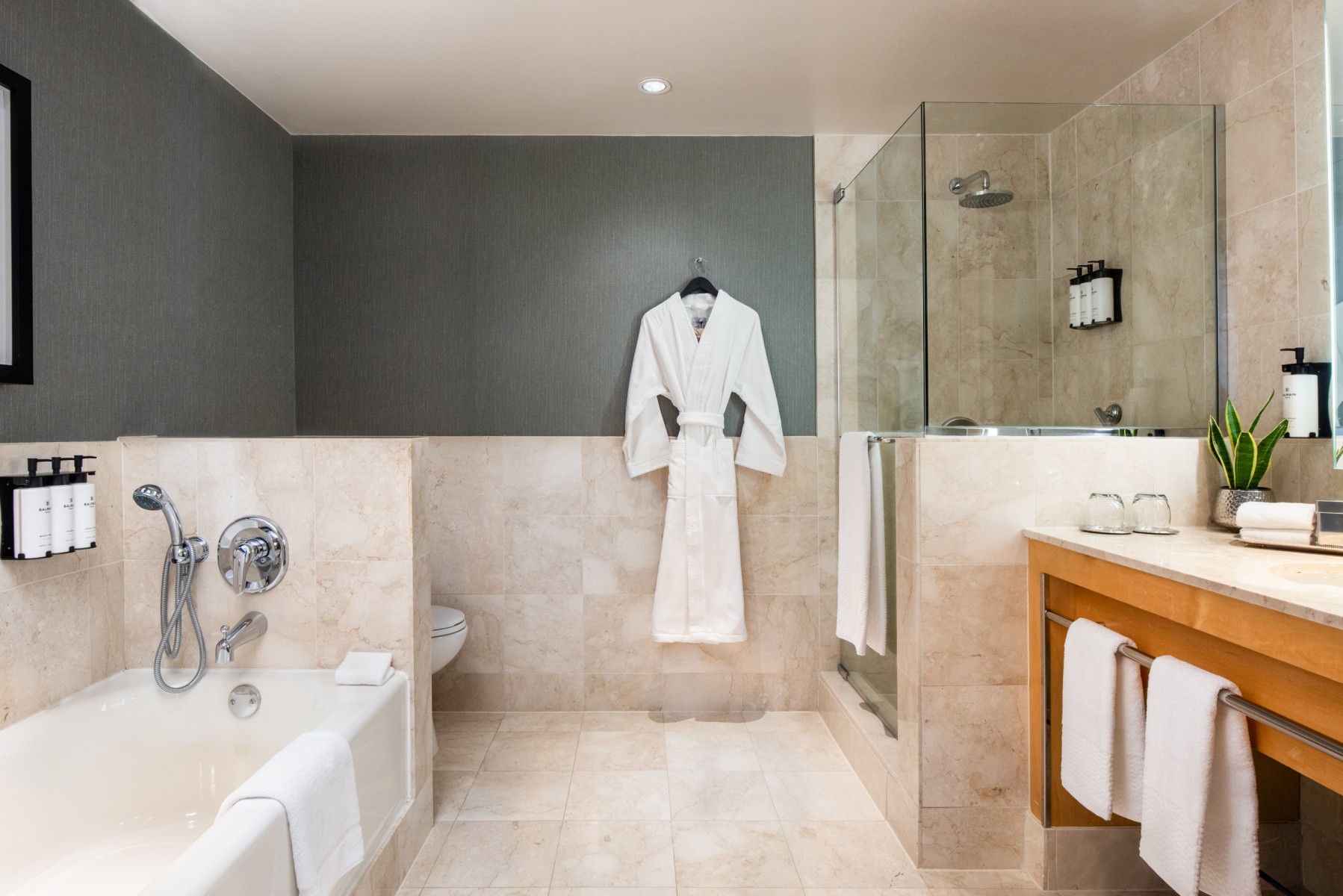 Photo of the hotel Sofitel Chicago Magnificent Mile: 2025 08 18 sofitel space interior magnifique suite prestige suite bathroom 43686 1