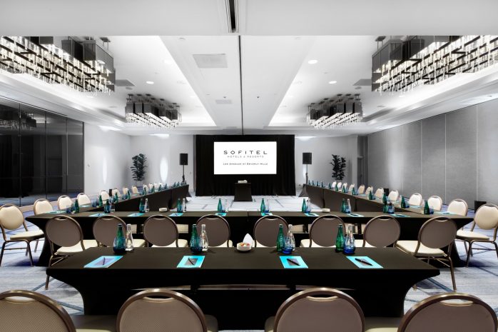 Photo of a Ballroom U Shape Setup