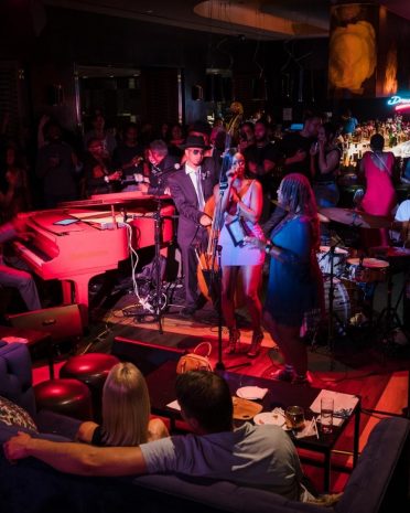 entertainment-groups-offer
