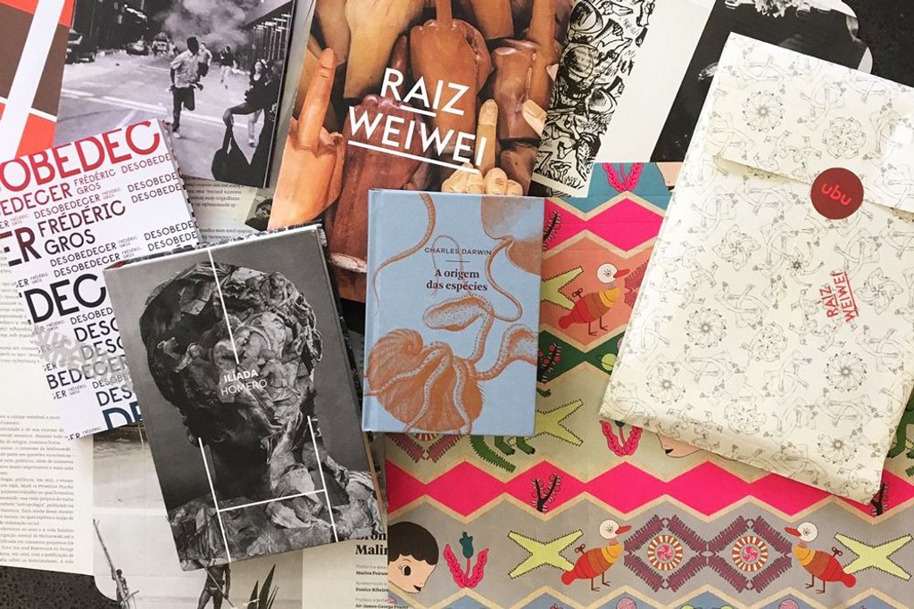 Publishers Find Ways Of Selling Books Without Depending On Bookstores Texto Em Ingles Com Audio