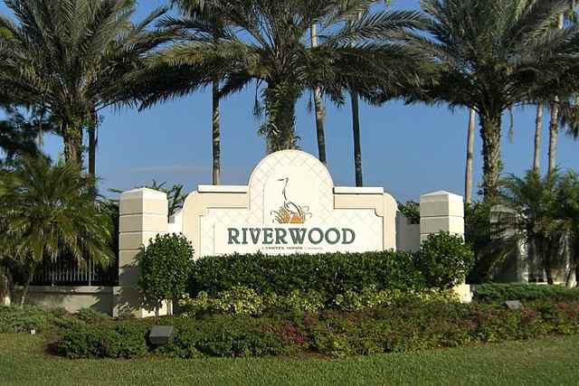 Riverwood in Port Charlotte, Florida is Hot with Active Adults of All