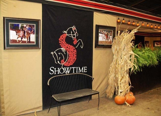 howtime Arabians - Always among the top competitors of the show, it's no doubt the Showtime Arabians stalls will be draped with roses - we'll check back later.