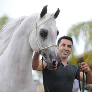 Gil Valdez presenting El Nabila B  at Arabians International