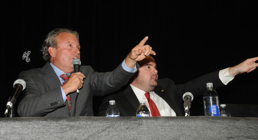 Auctioneer Greg Knowles
