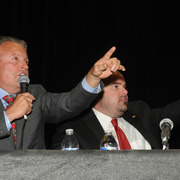 Auctioneer Greg Knowles
