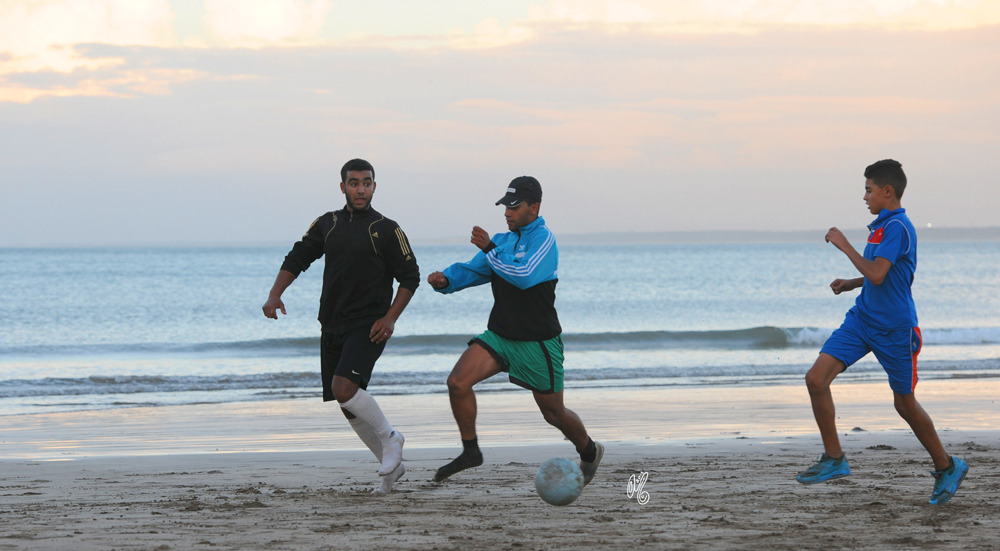 El Jadida: kids having fun on the beech
