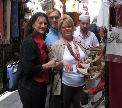 Dubai Day 2 - Sigi, David & Darryl shoe shopping 