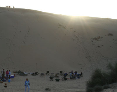 Dubai Day 1 - Our first evening in Dubai was a partyand dinner hosted by Eileen Verdick in the desert.