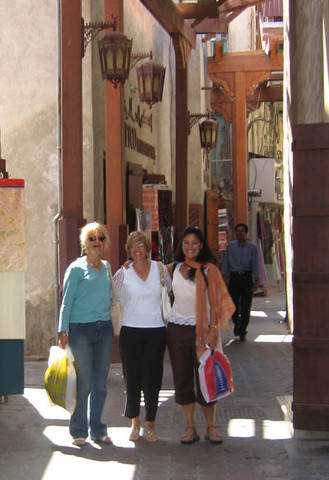 Dubai Day 2 - Judy, Dixie & KimShopping as usual !