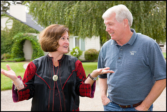 Christie greeting Mich Irwin of Michigan