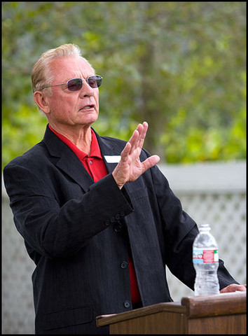 Ron Palalek of Vantage Point Farm
showed Shai to his quatro crown