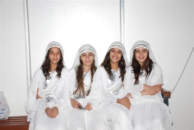 DSC_4268 (Medium).JPG - The beautiful Syrian Show girls. 