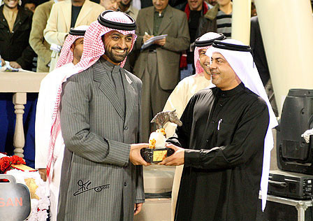 Ajman Show - Sh. Ammar presenting the award for the Highest Point Citizen
