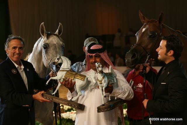Dubai - Sh. Hamad of Al Shaqab and Dubai Gold Cup winners, Miss El Power & Venetzia
