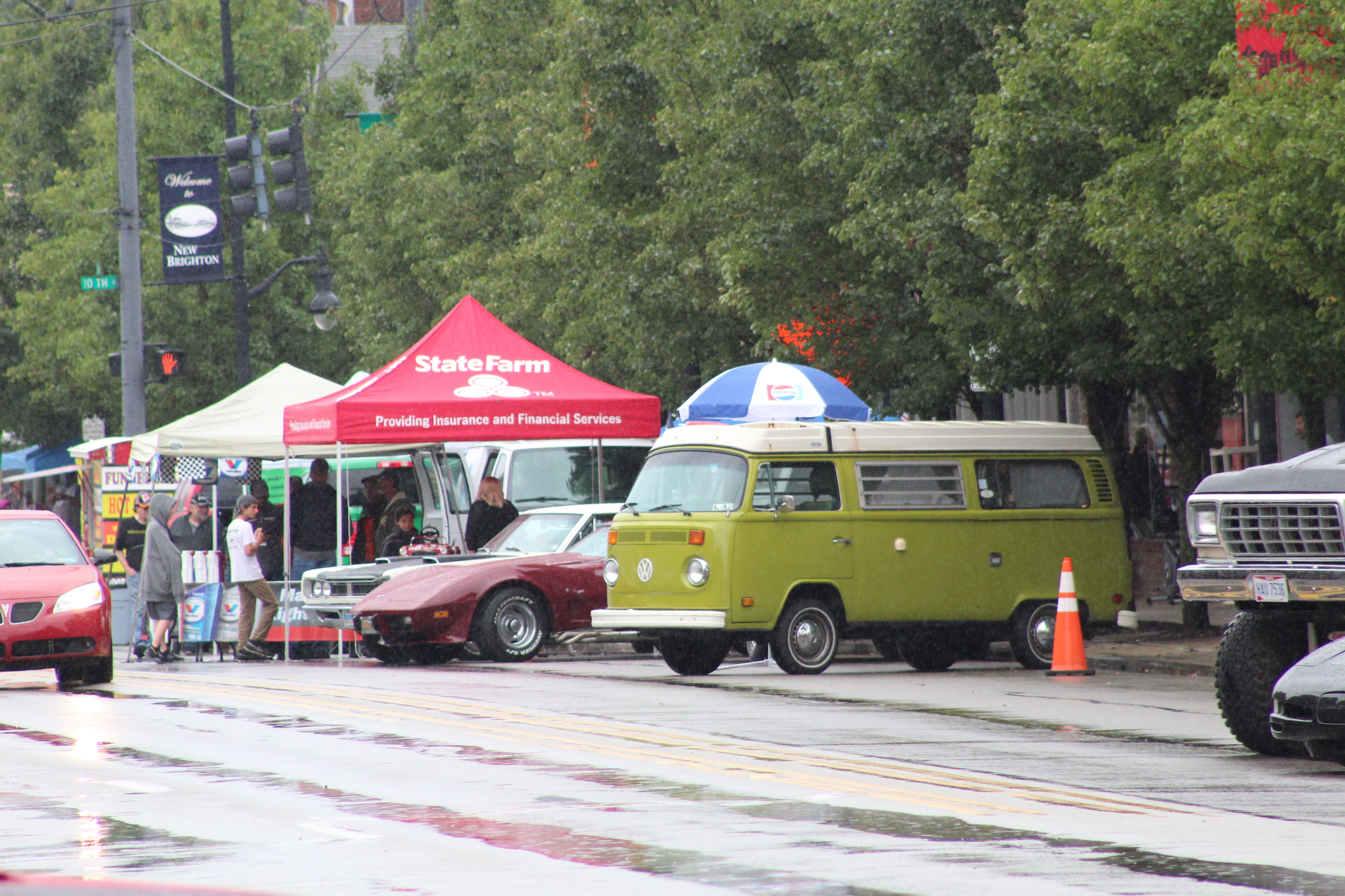 A Little wet weather didn't Deter people from the 2018 New Brighton Car