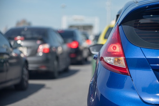 Cars in traffic - 123RF 