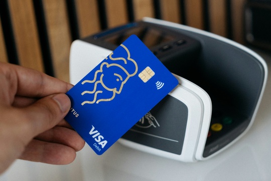 Visa Card - Unsplash.com 