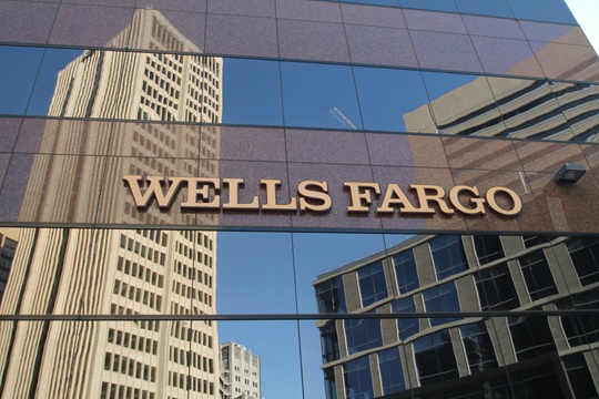 Wells Fargo sign 