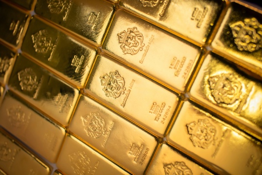 Gold bars - unsplash.com 
