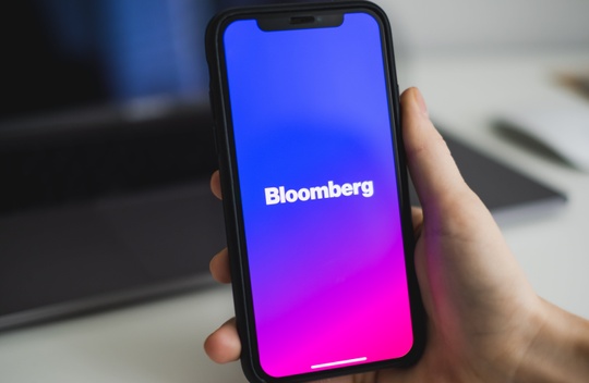 Bloomberg on mobile phone - 123RF 