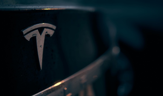 Tesla Logo - unsplash.com 