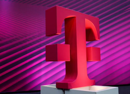 TMobile logo - unsplash.com 