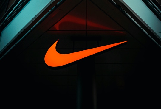 Nike logo - unsplash.com 