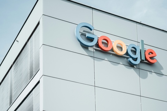 Google Sign - Unsplash.com 