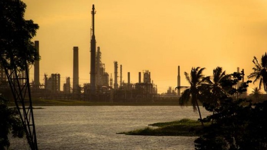 Petrotrin Refinery - 123RF