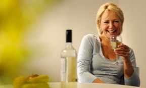 woman-drinking-wine