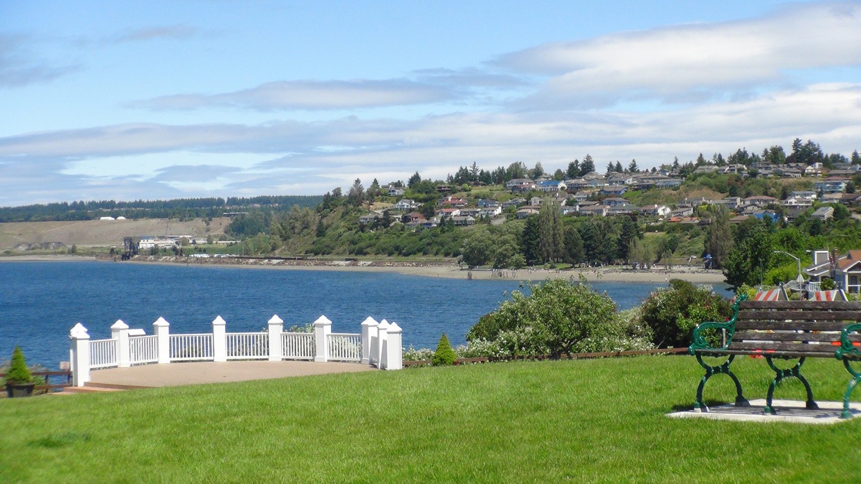 Gazebo-with-hillside-homes-in-background (1)