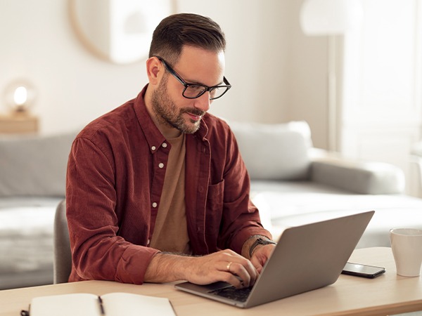 man-working-on-laptop