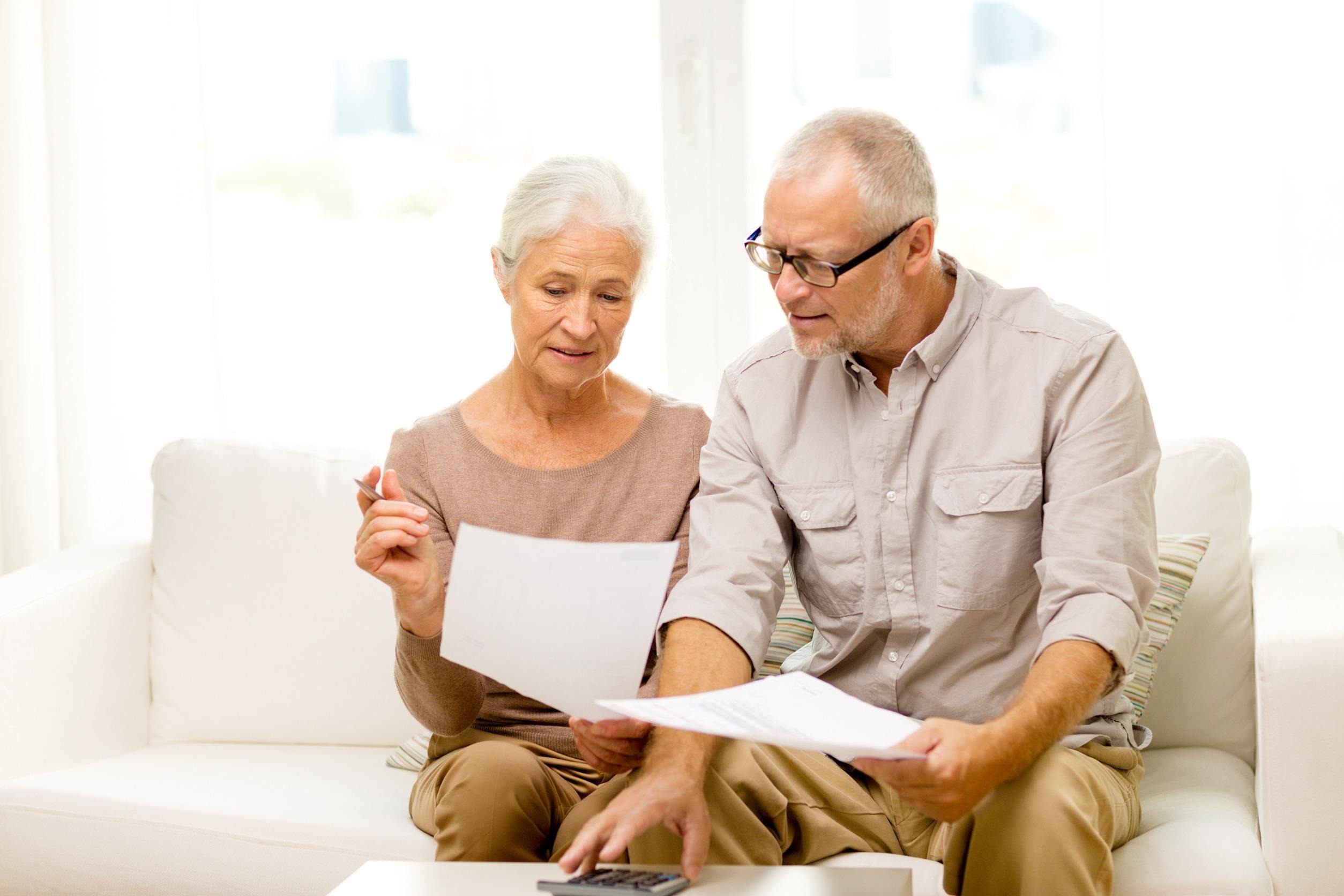 a couple doing retirement planning