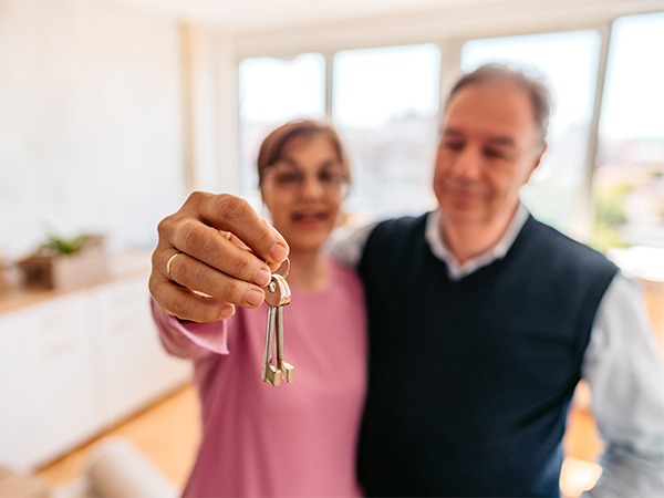 parents-holding-keys