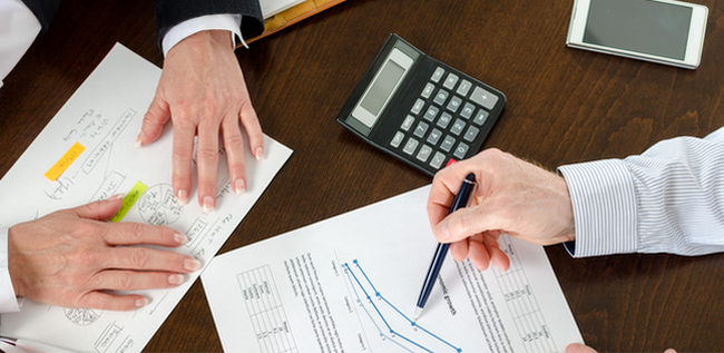 advisors working on a plan