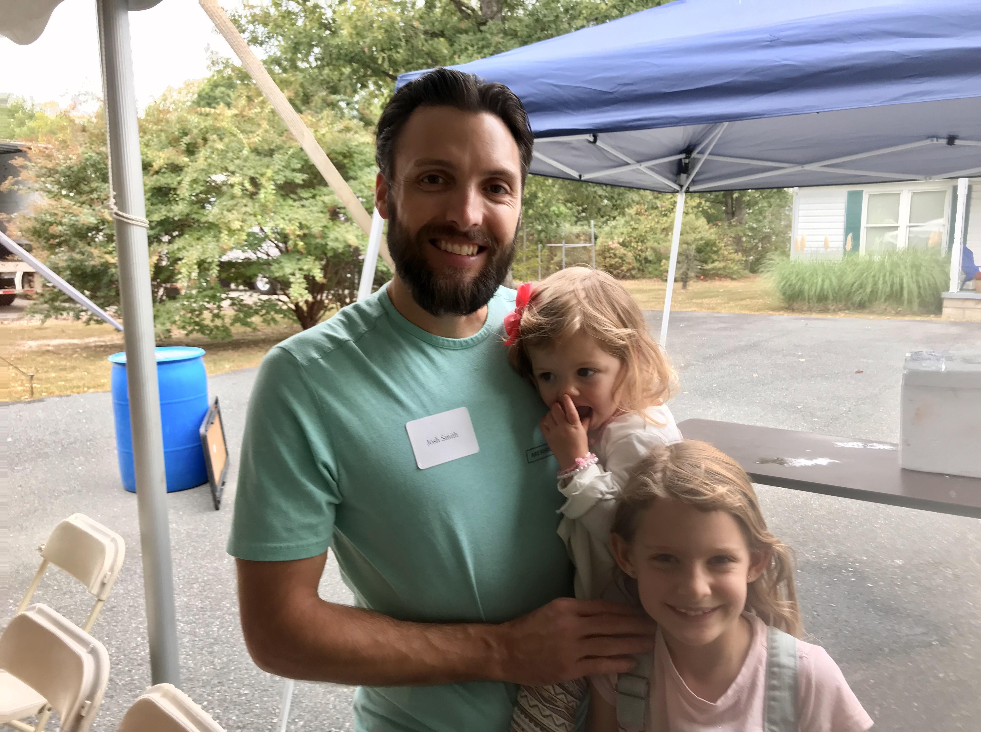 Crab-Feast-Man-and-Kids