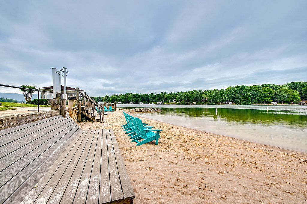 1273 Graves Harbor Trl #3303, Huddleston, VA 24104 — photo 5