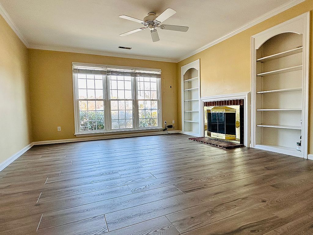 303 Amersham Dr Unit C, Yorktown, VA 23693 — photo 2