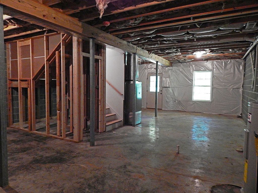 193 Oak Spring Ln, Madison Heights, VA 24572 — photo 1