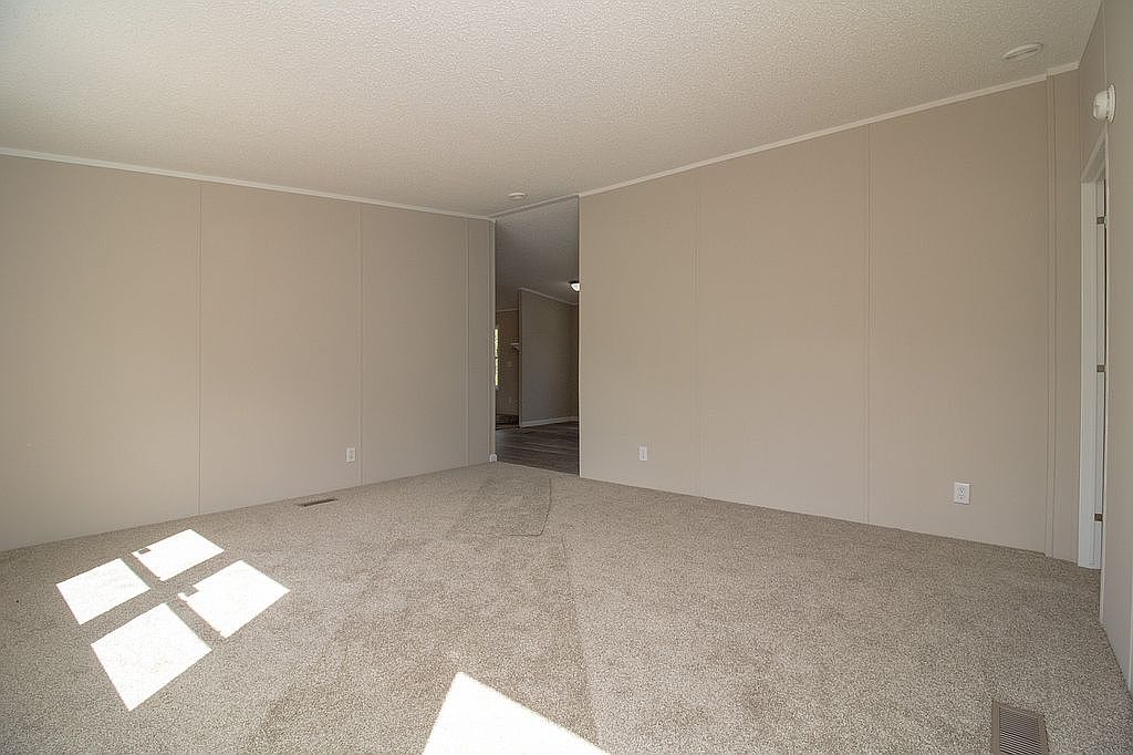 671 Grouse Ridge Rd, Max Meadows, VA 24360 — photo 5